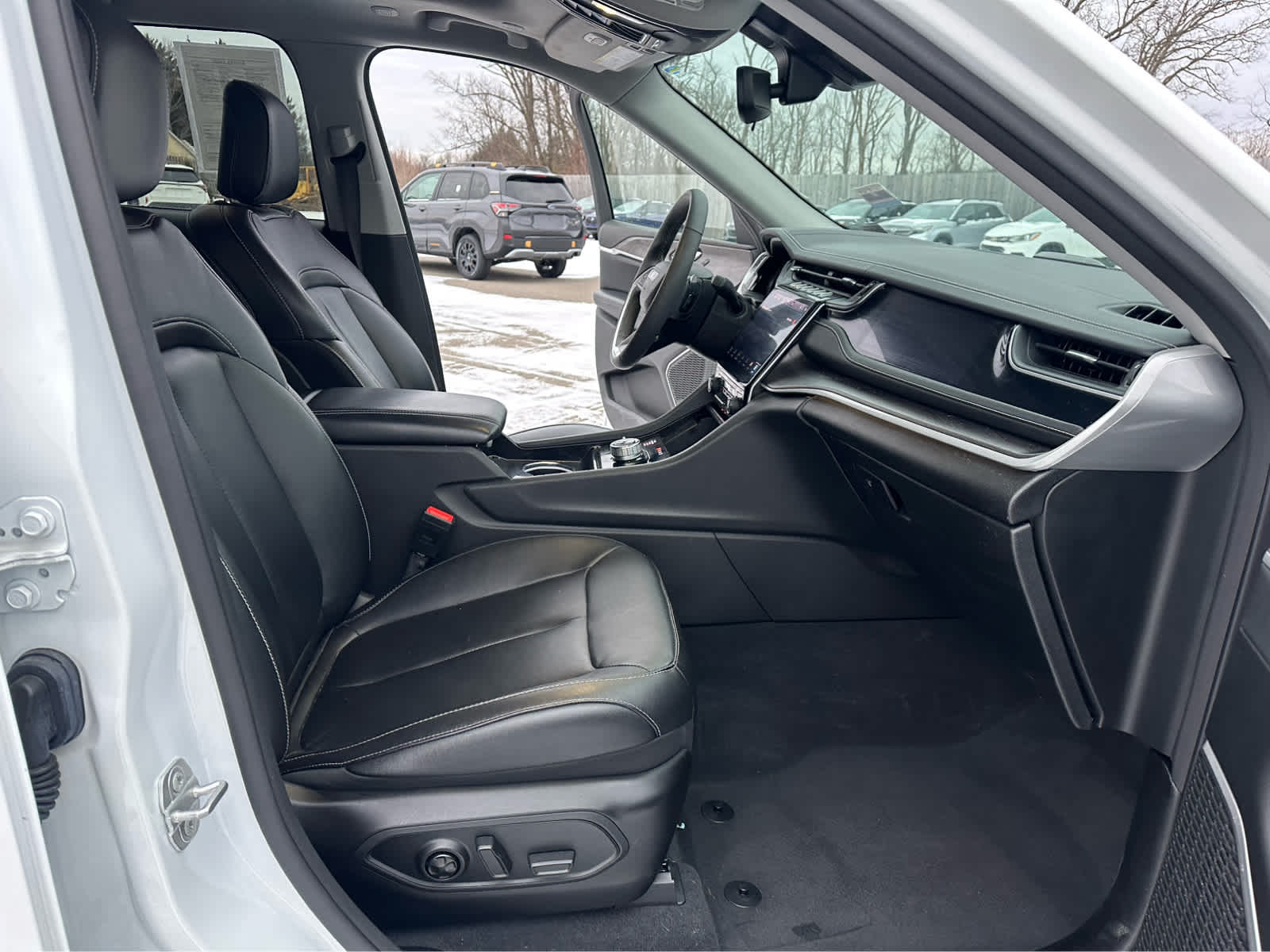 Thumbnail: 2022 Jeep Grand Cherokee - 22