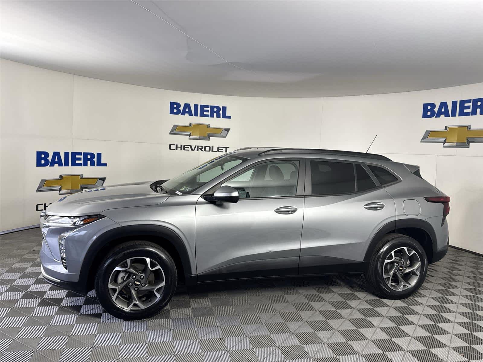 Thumbnail: 2024 Chevrolet Trax - 2