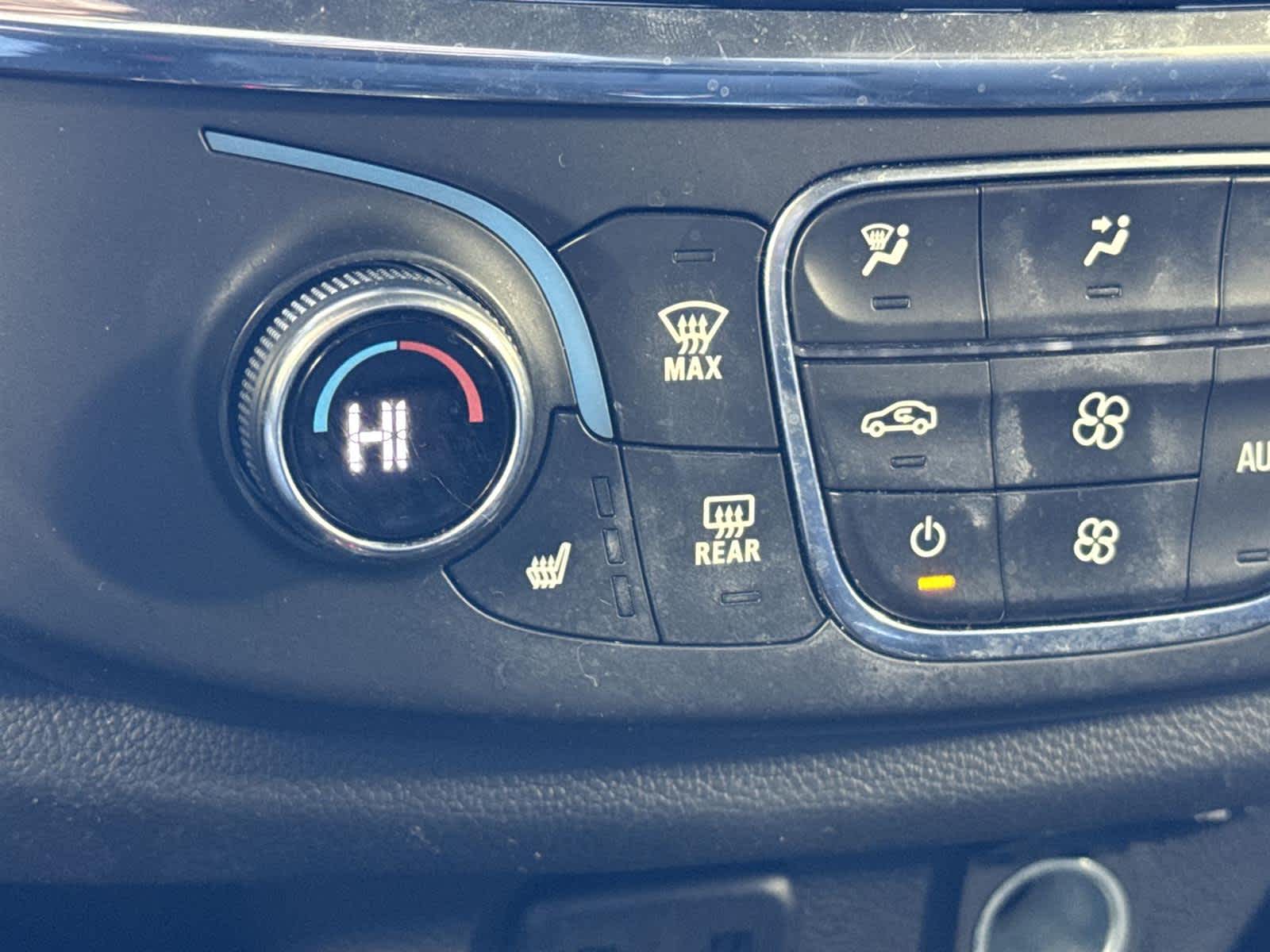 Thumbnail: 2023 Chevrolet Traverse - 21