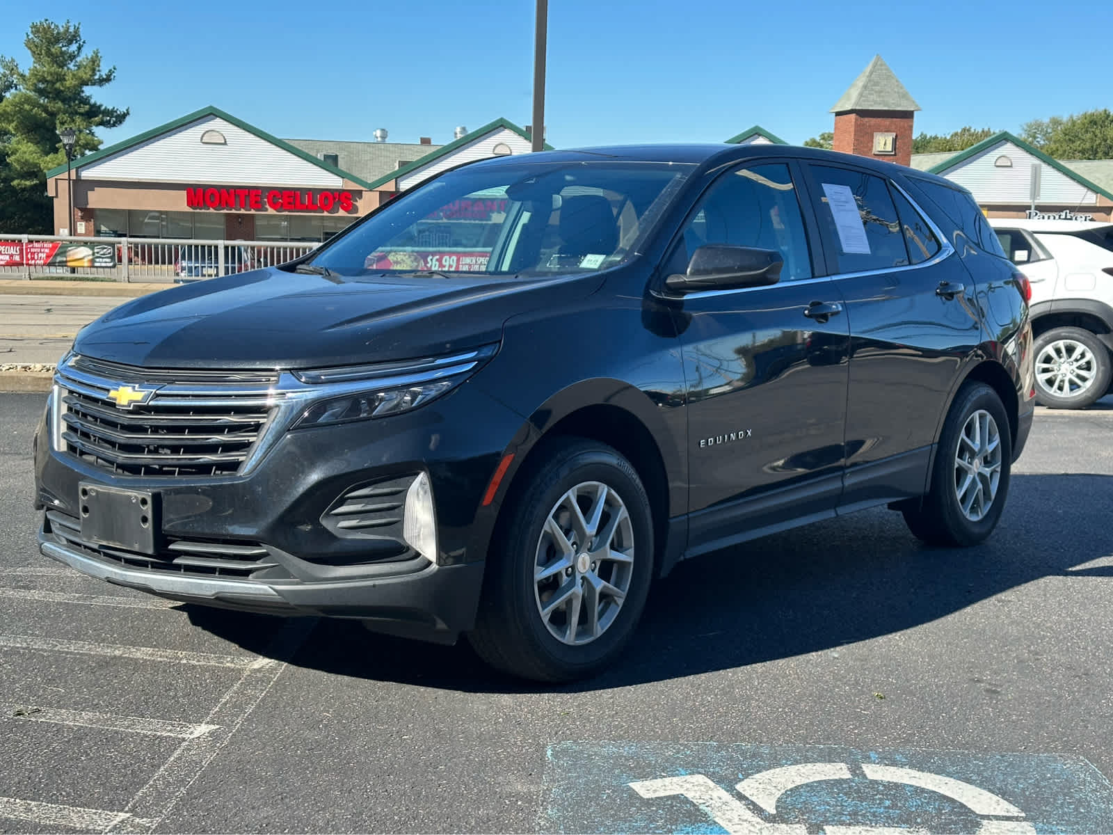 Thumbnail: 2022 Chevrolet Equinox - 1