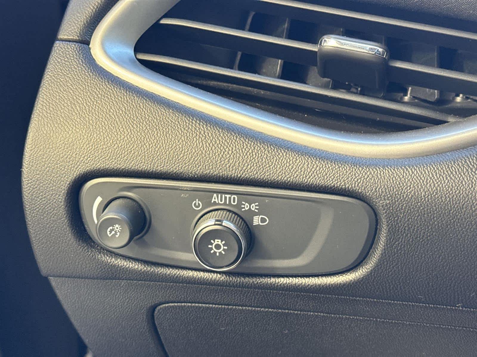 Thumbnail: 2020 Chevrolet Malibu - 23