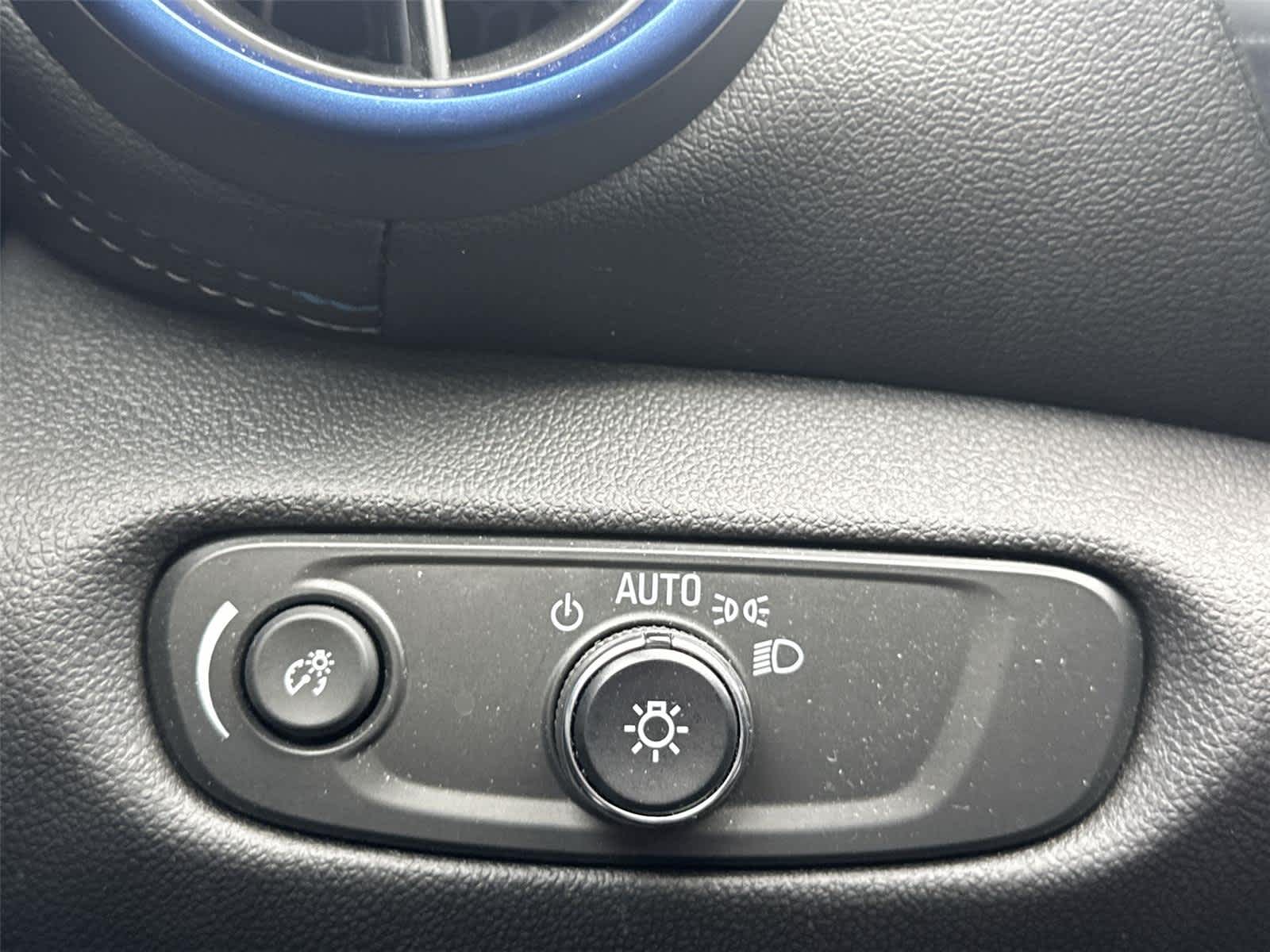 Thumbnail: 2023 Chevrolet Blazer - 24