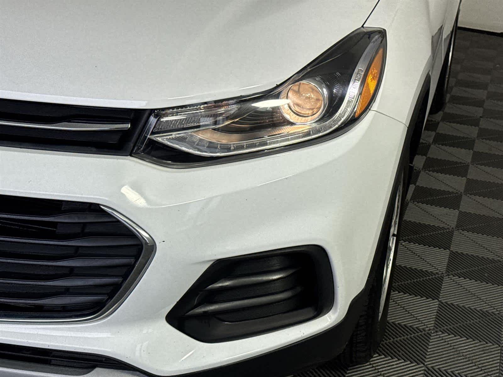 Thumbnail: 2020 Chevrolet Trax - 9