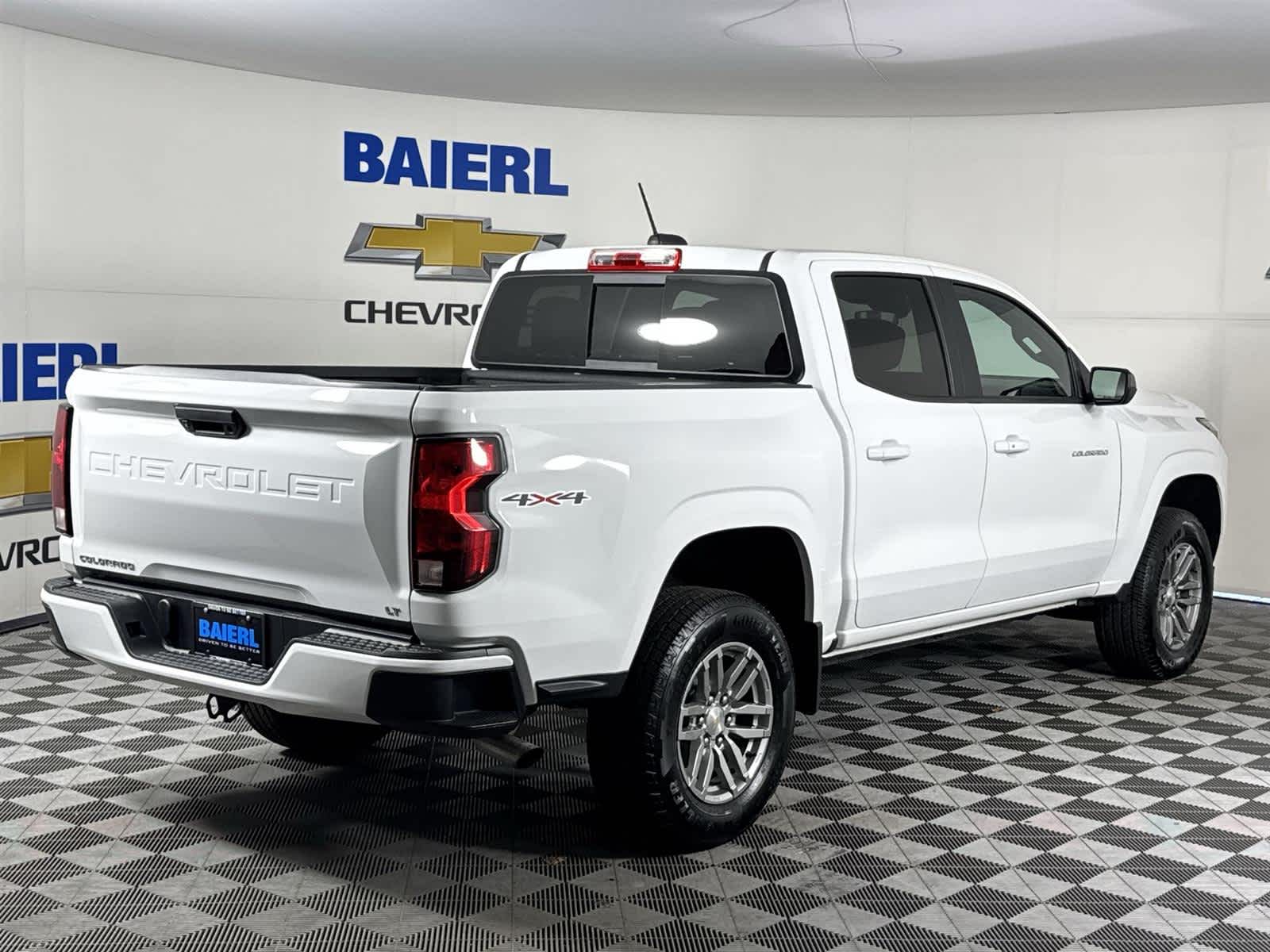 Thumbnail: 2024 Chevrolet Colorado - 5