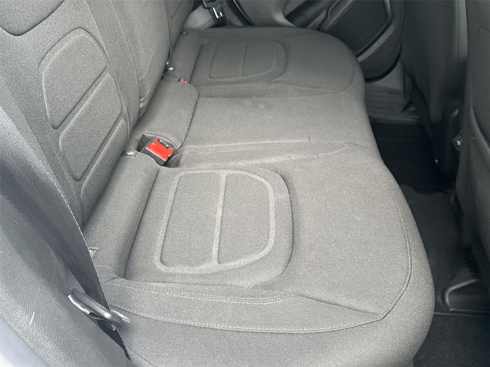 Thumbnail: 2020 Jeep Renegade - 15