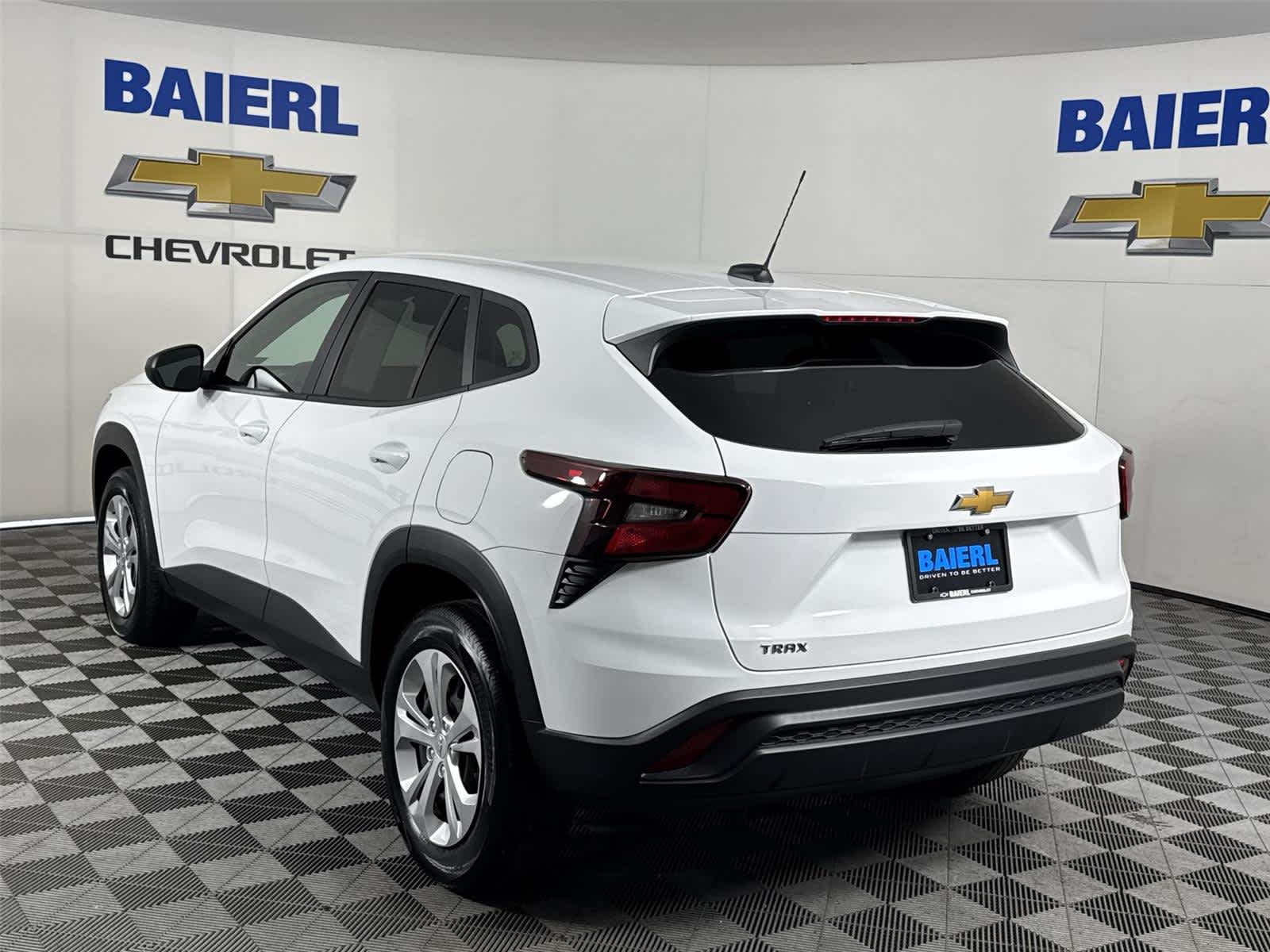 Thumbnail: 2024 Chevrolet Trax - 3