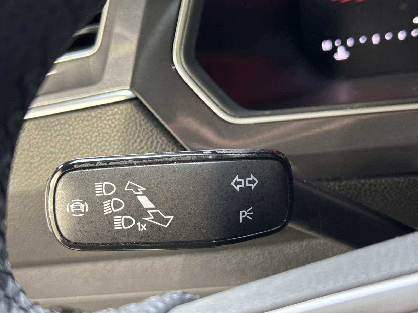 Thumbnail: 2024 Volkswagen Tiguan - 25