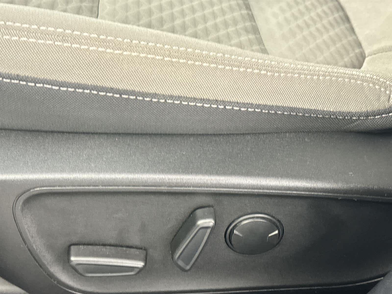 Thumbnail: 2022 Ford Escape - 12