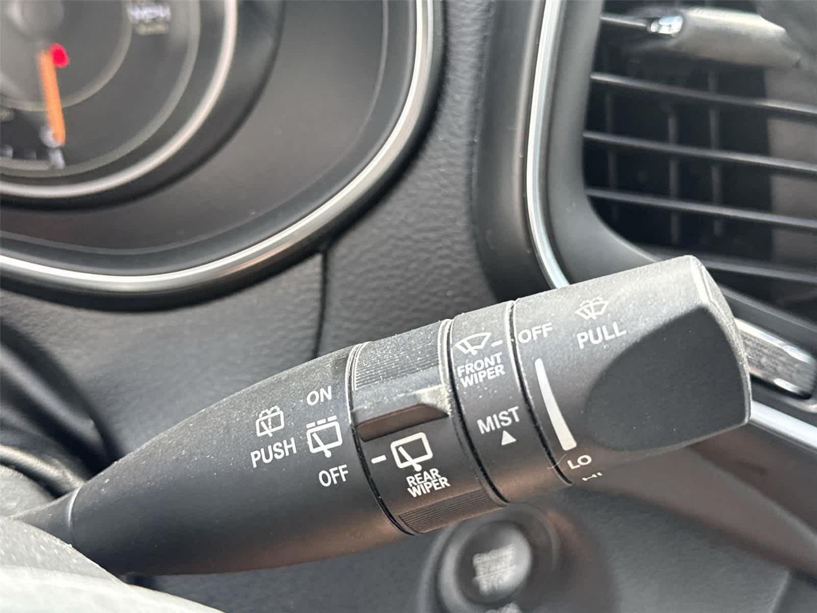Thumbnail: 2019 Jeep Cherokee - 26