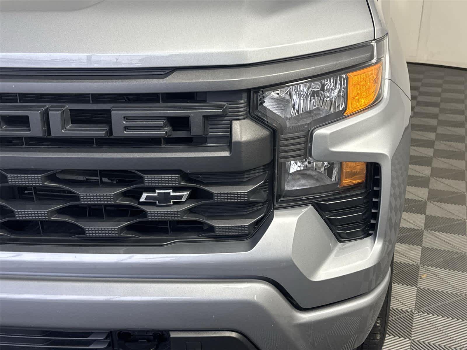 Thumbnail: 2023 Chevrolet Silverado 1500 - 9