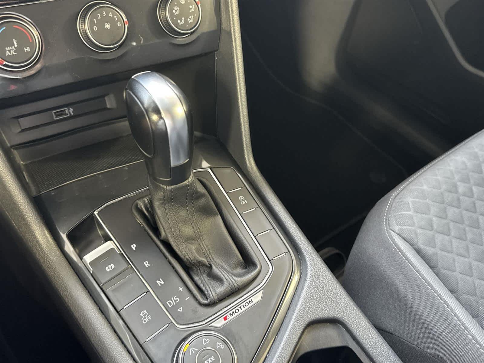 Thumbnail: 2018 Volkswagen Tiguan - 19