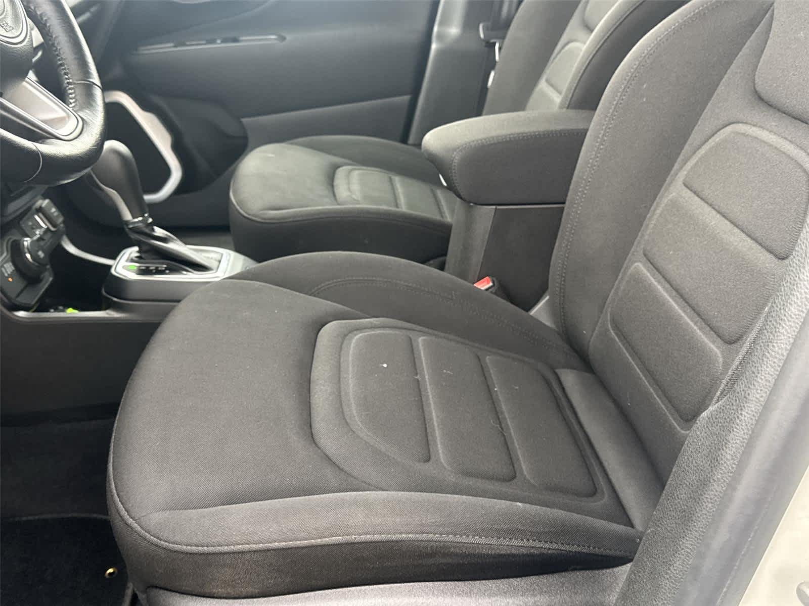 Thumbnail: 2020 Jeep Renegade - 11