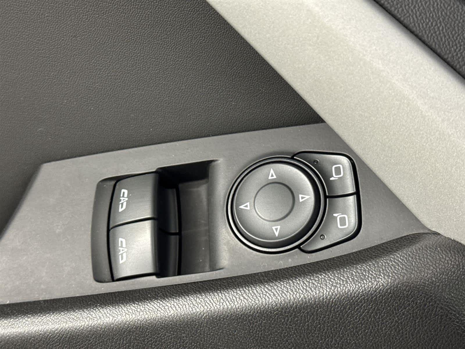 Thumbnail: 2020 Chevrolet Camaro - 21