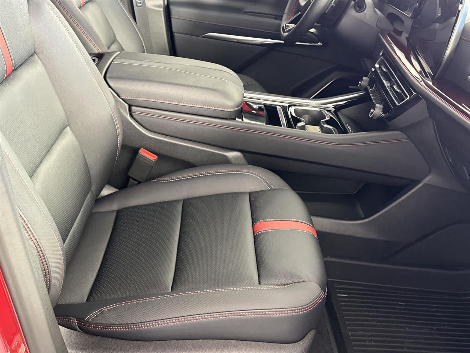 Thumbnail: 2026 Chevrolet Traverse - 16