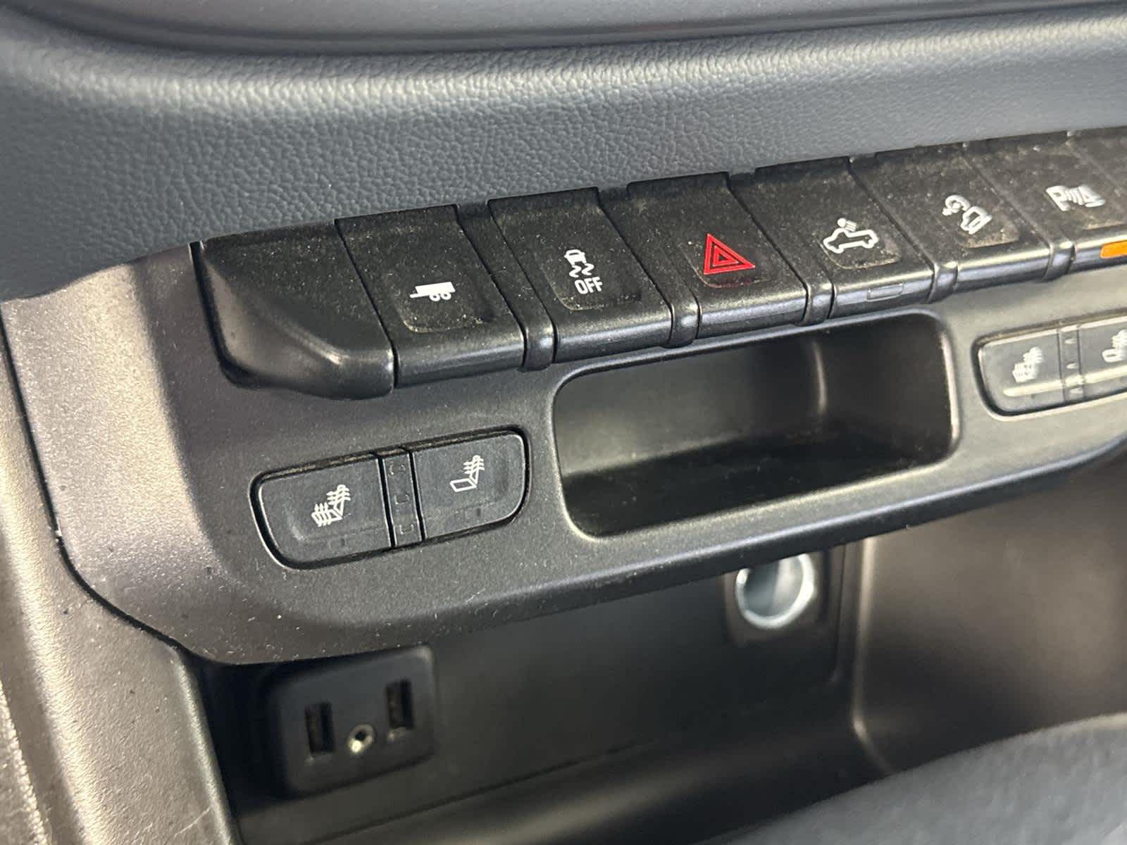 Thumbnail: 2021 Chevrolet Colorado - 20