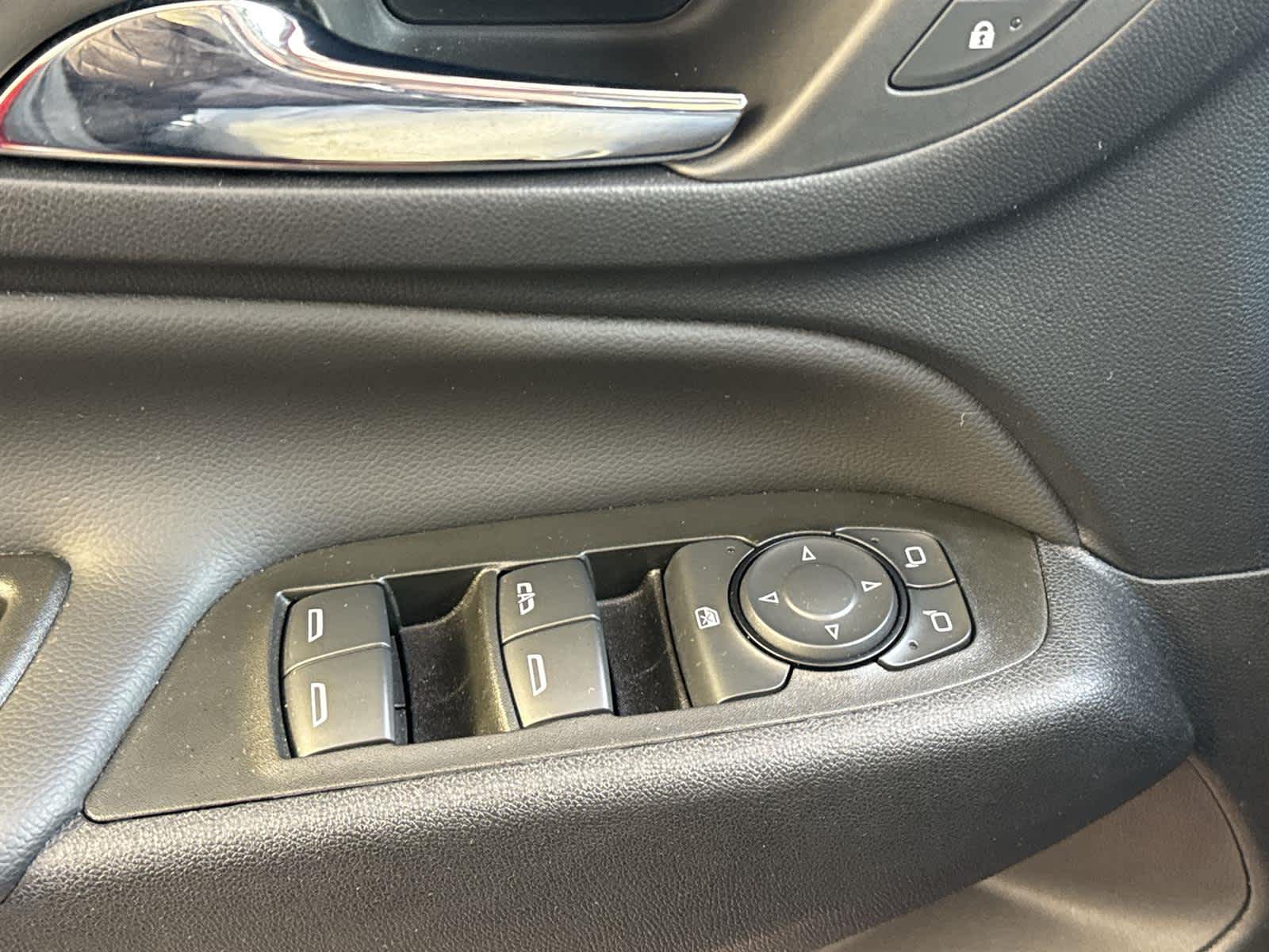 Thumbnail: 2023 Chevrolet Equinox - 24