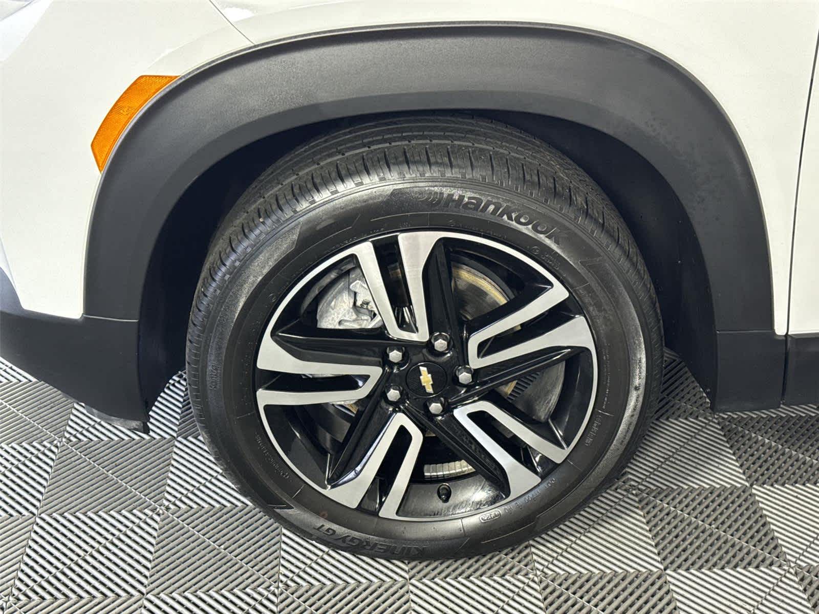 Thumbnail: 2023 Chevrolet TrailBlazer - 11
