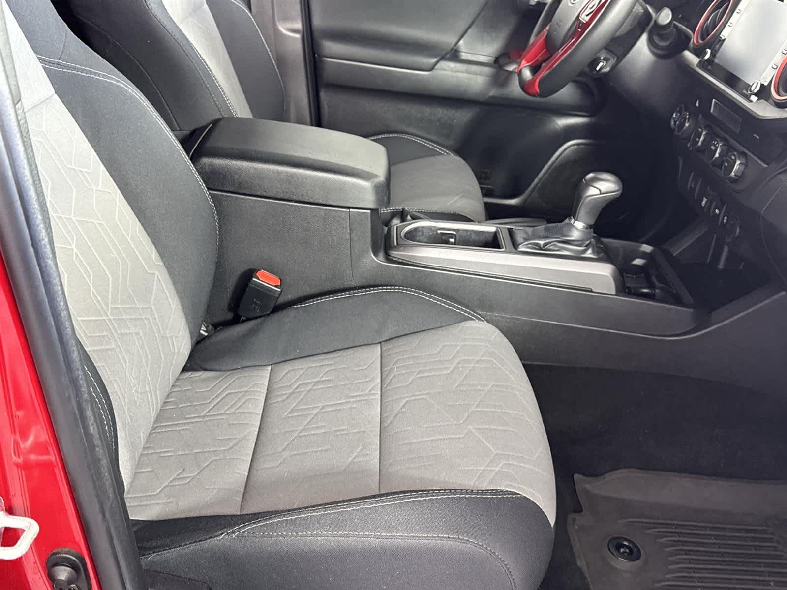 Thumbnail: 2022 Toyota Tacoma - 17