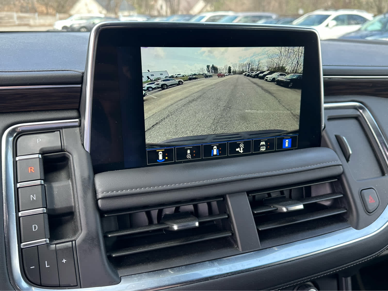 Thumbnail: 2023 Chevrolet Tahoe - 15