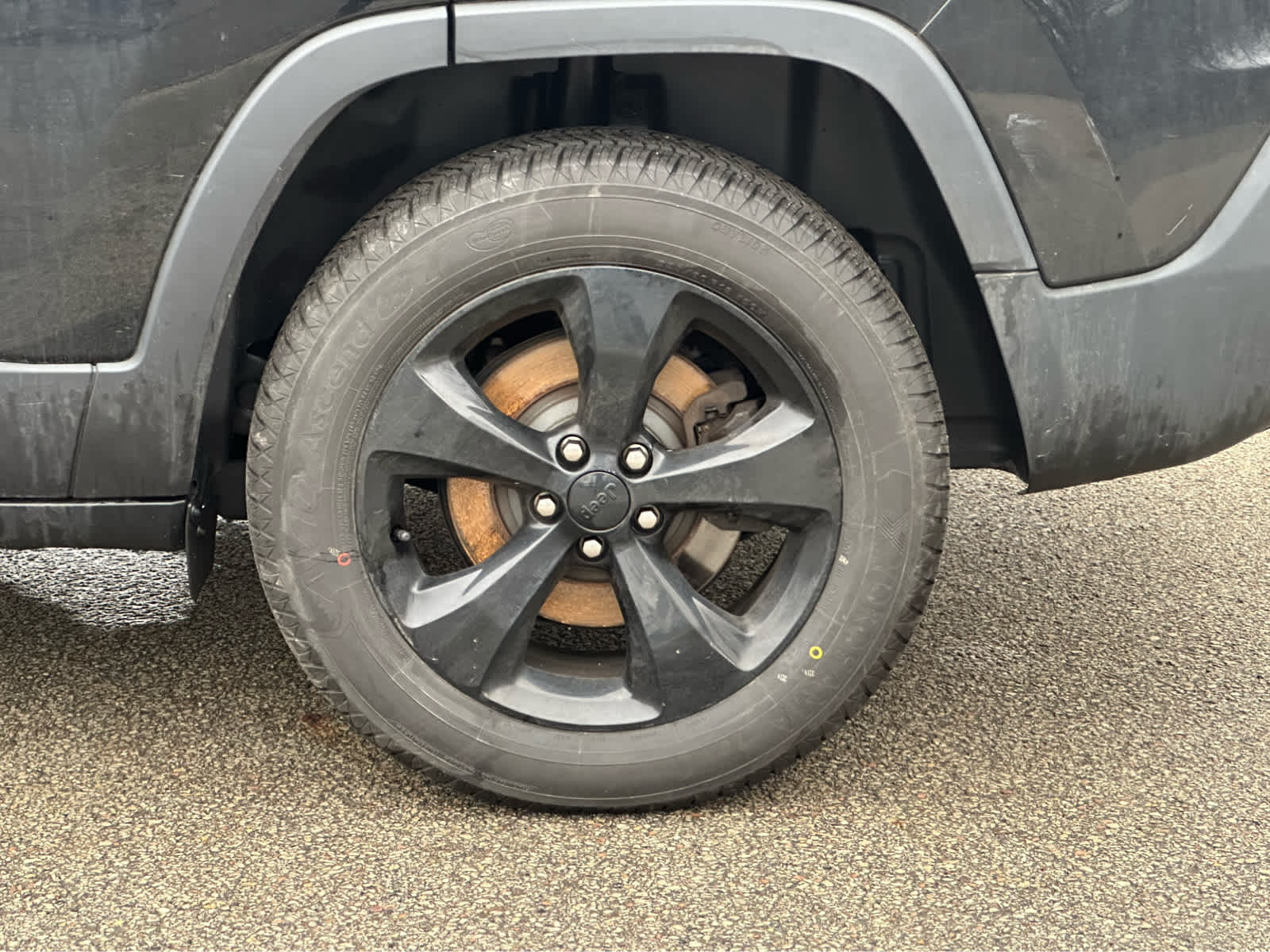 Thumbnail: 2018 Jeep Cherokee - 23