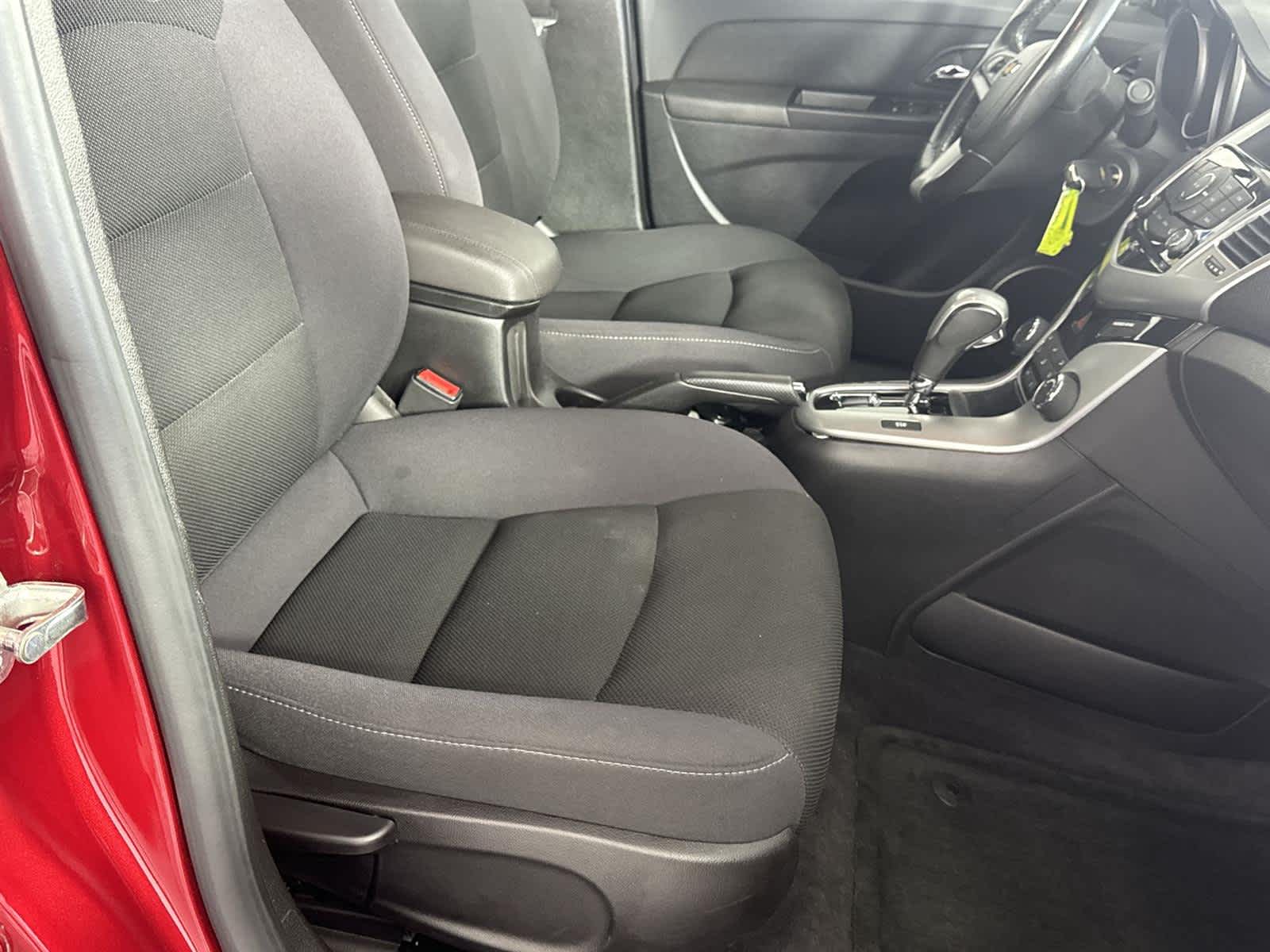 Thumbnail: 2014 Chevrolet Cruze - 17