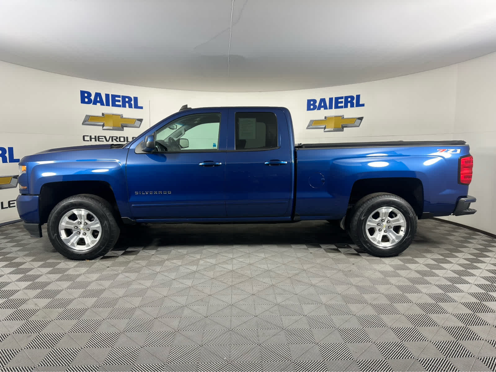 Thumbnail: 2018 Chevrolet Silverado 1500 - 4