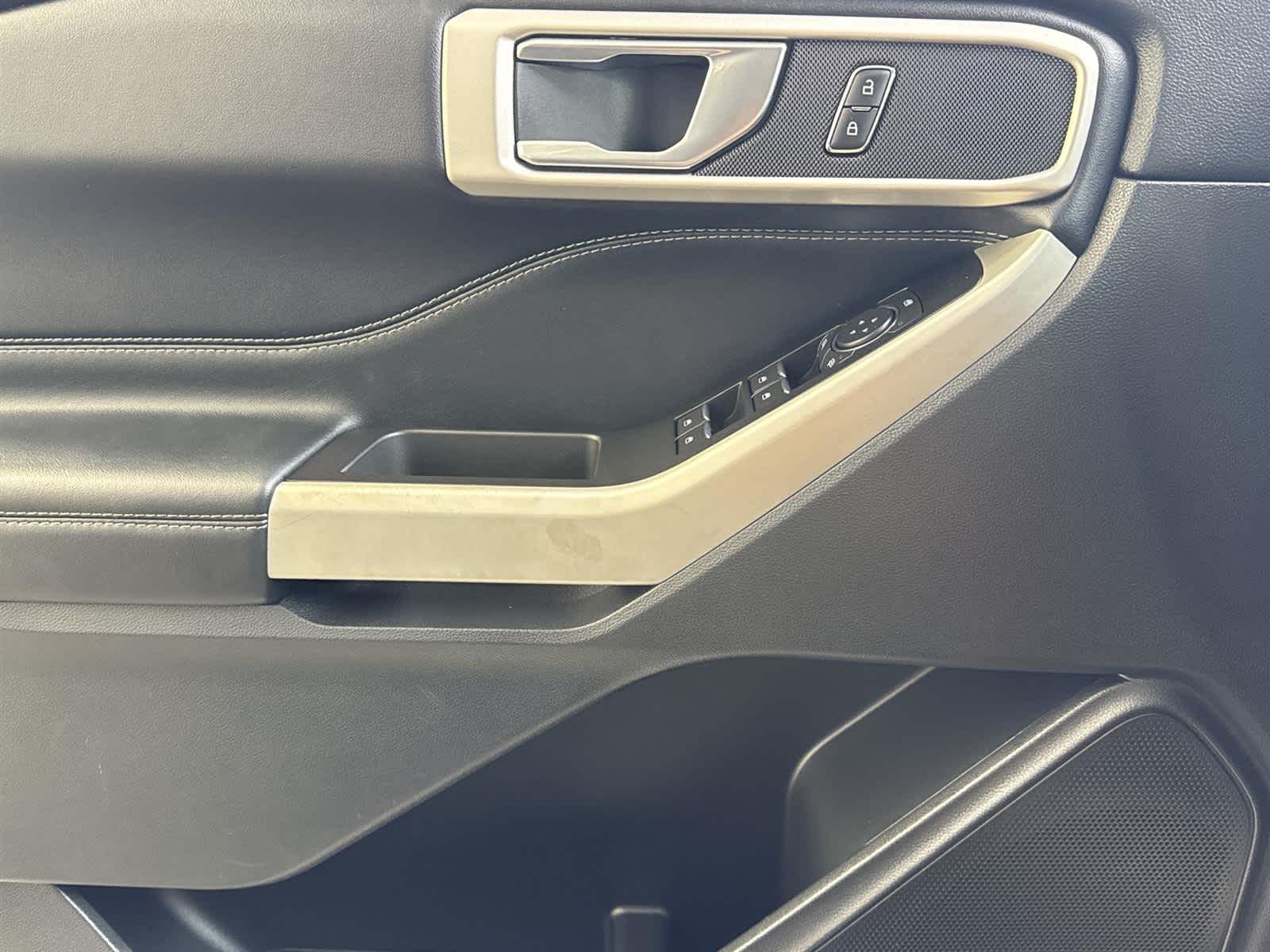 Thumbnail: 2022 Ford Explorer - 20