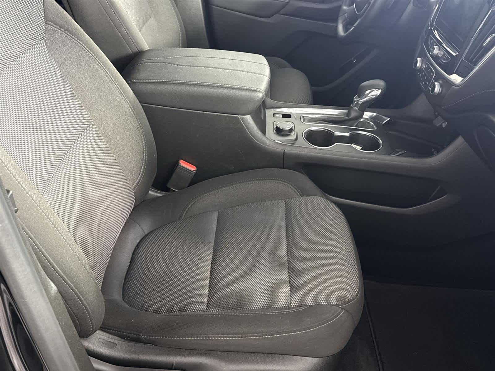 Thumbnail: 2023 Chevrolet Traverse - 16