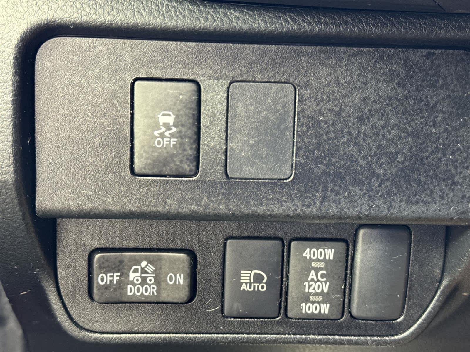 Thumbnail: 2022 Toyota Tacoma - 24