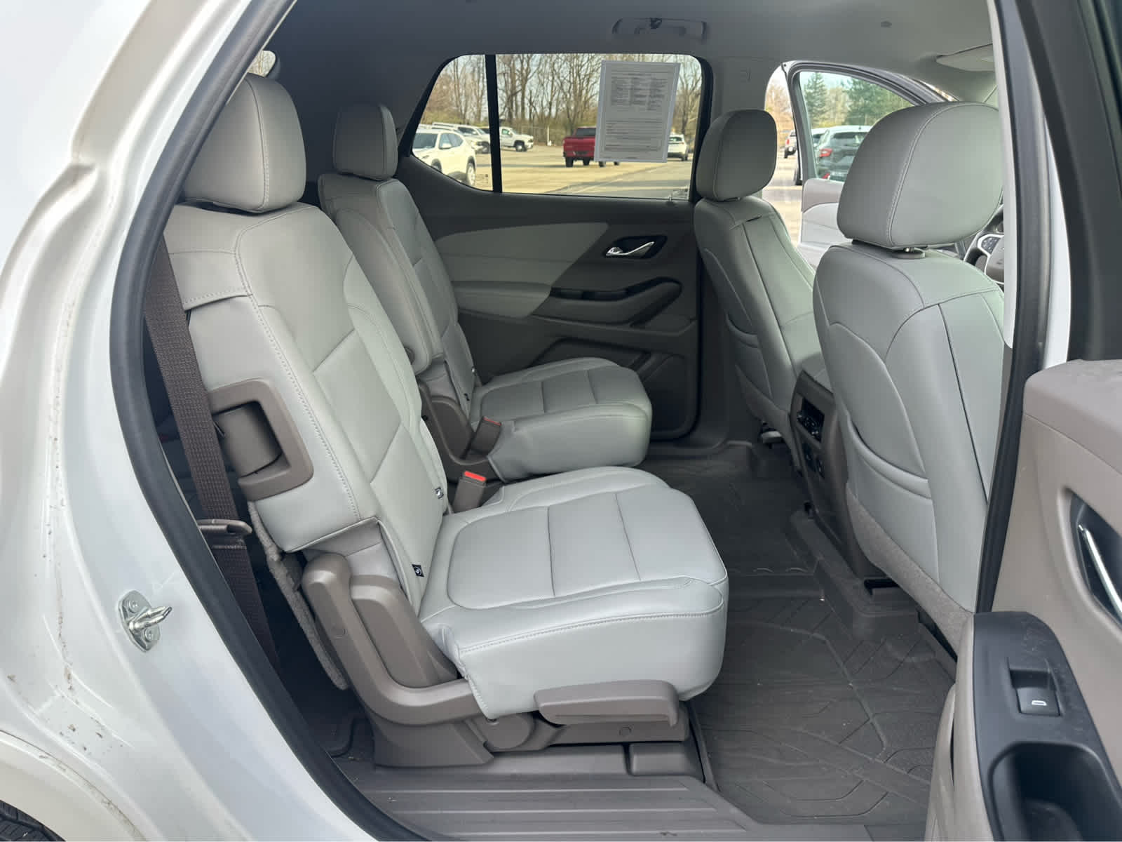 Thumbnail: 2021 Chevrolet Traverse - 22