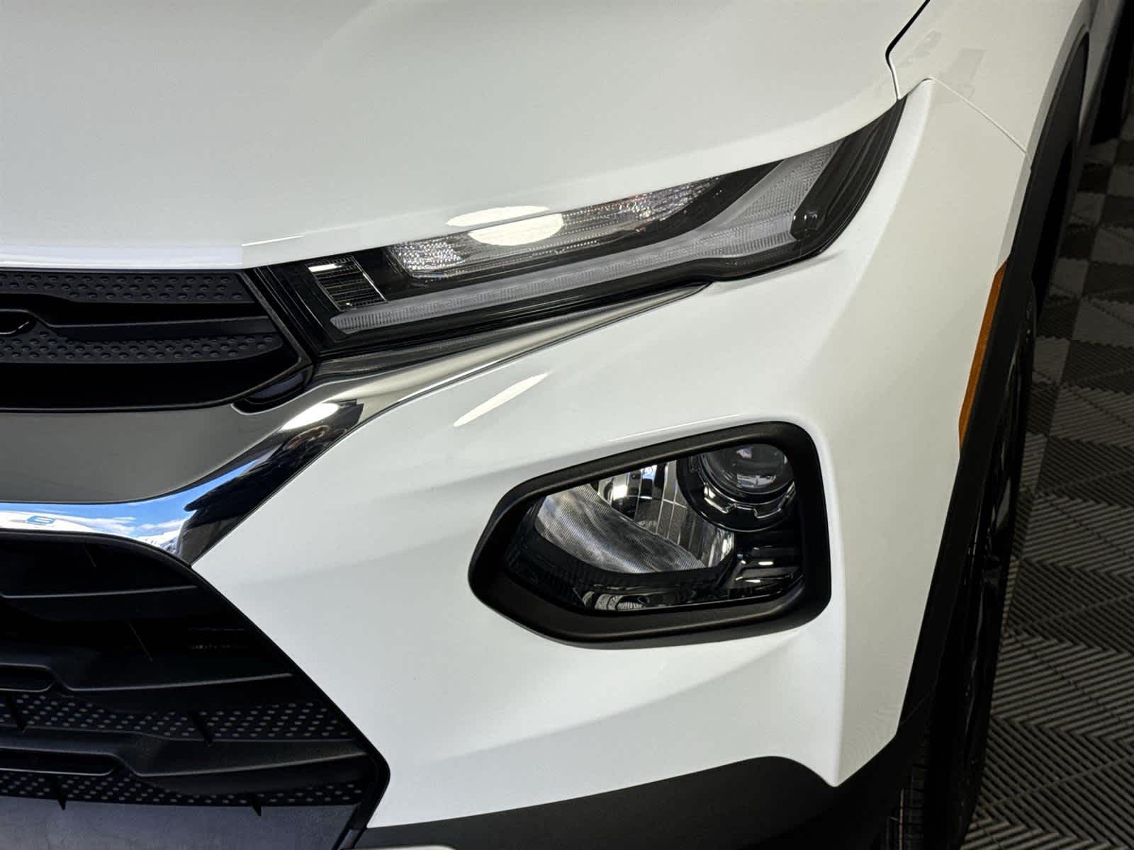 Thumbnail: 2023 Chevrolet TrailBlazer - 9