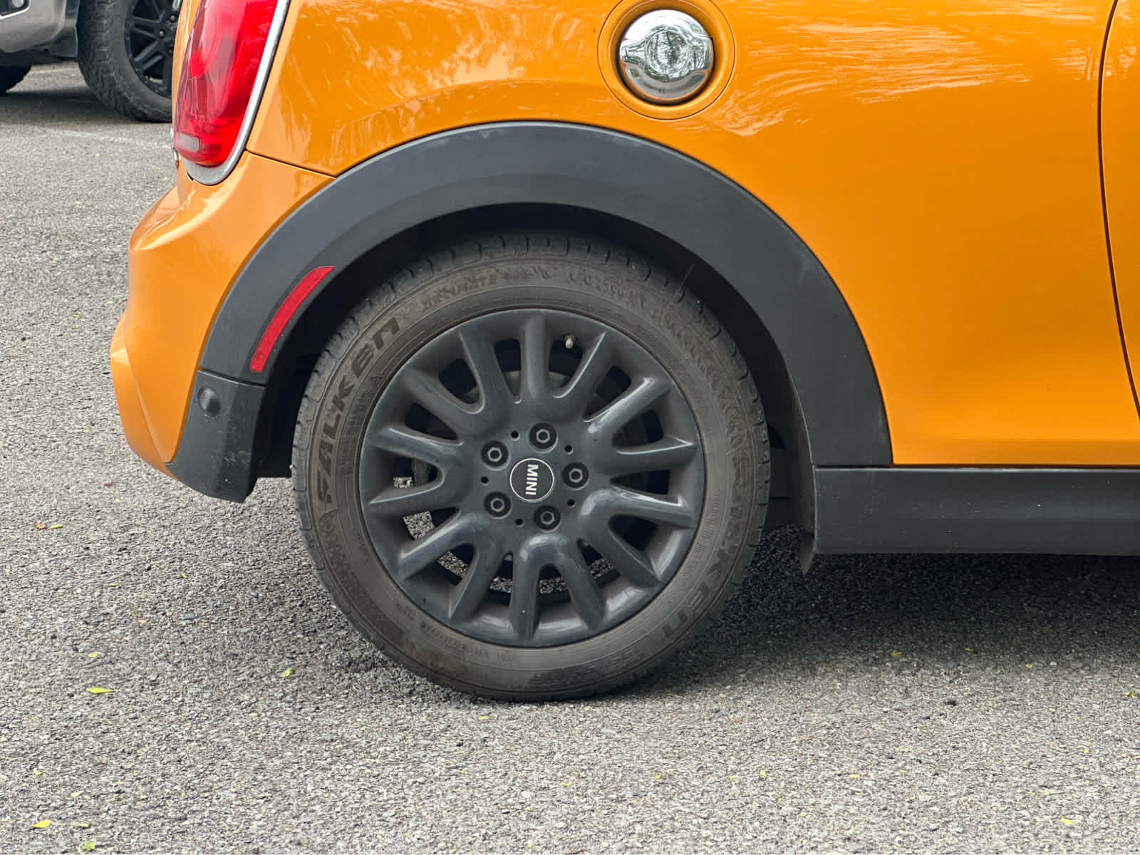 Thumbnail: 2018 MINI Cooper Hardtop - 24