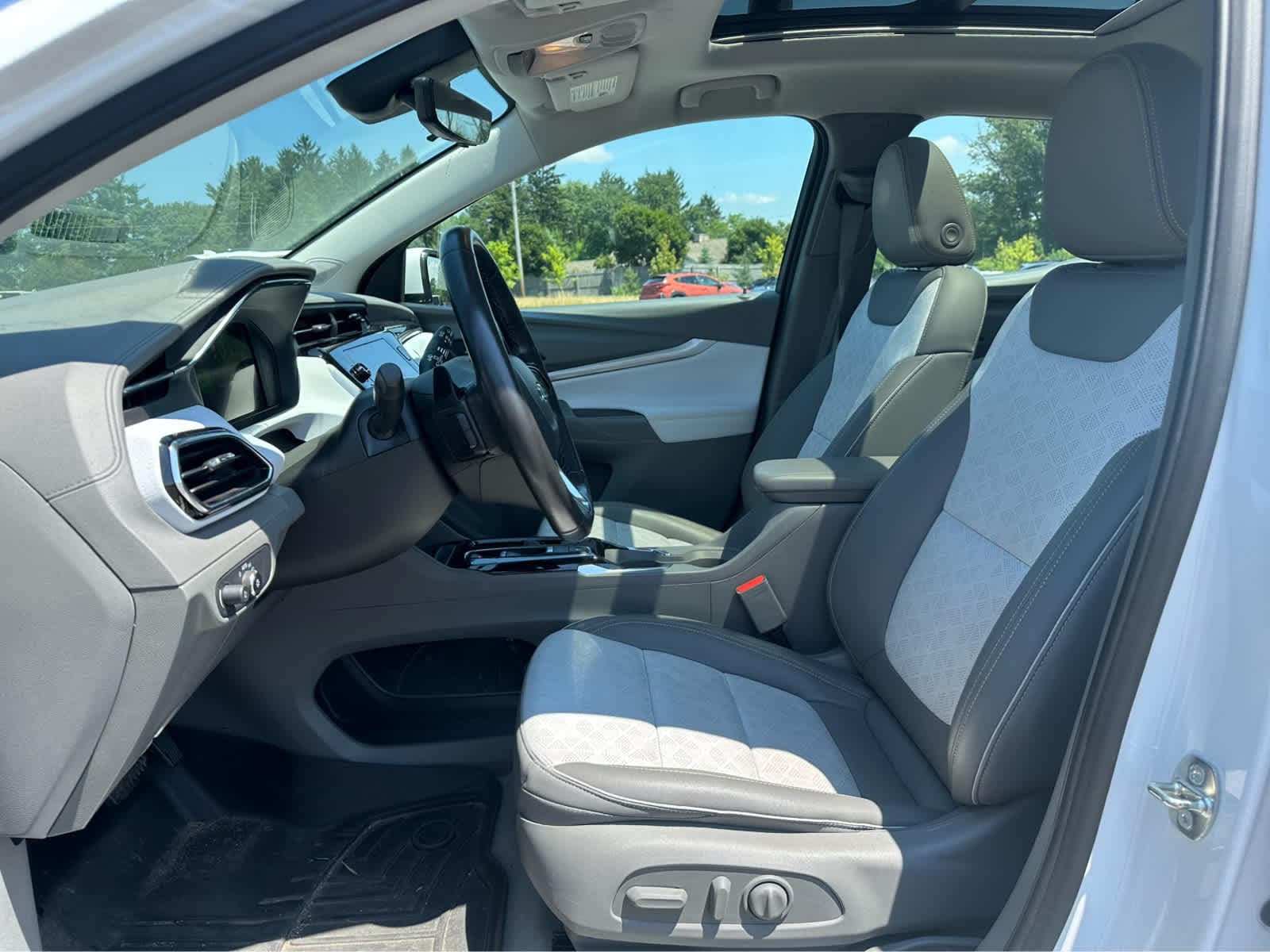 Thumbnail: 2022 Chevrolet Bolt EUV - 10