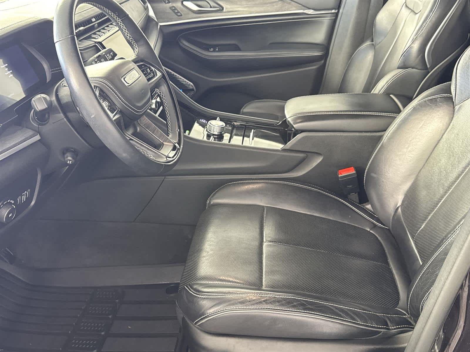 Thumbnail: 2022 Jeep Grand Cherokee - 12