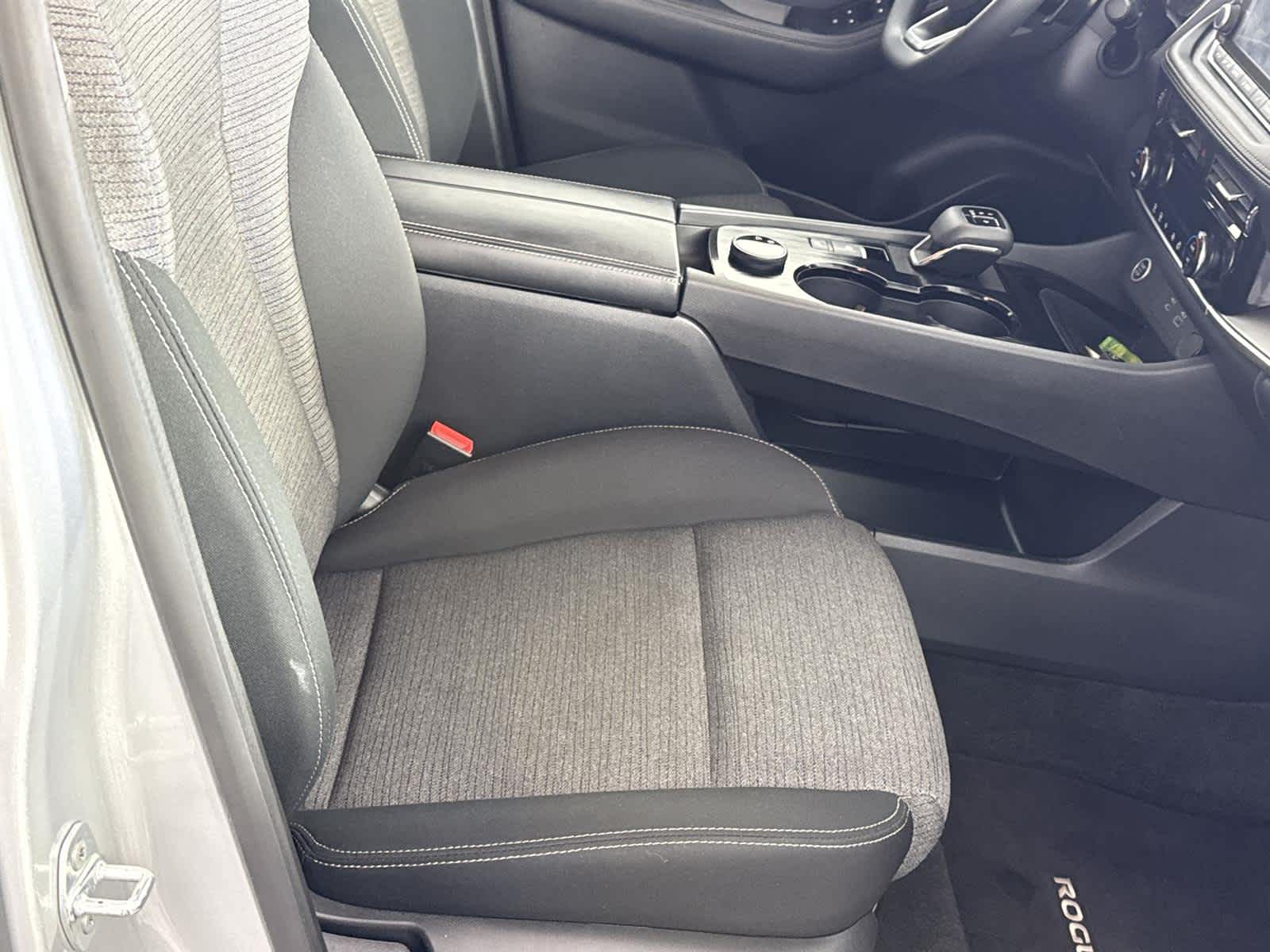 Thumbnail: 2022 Nissan Rogue - 16