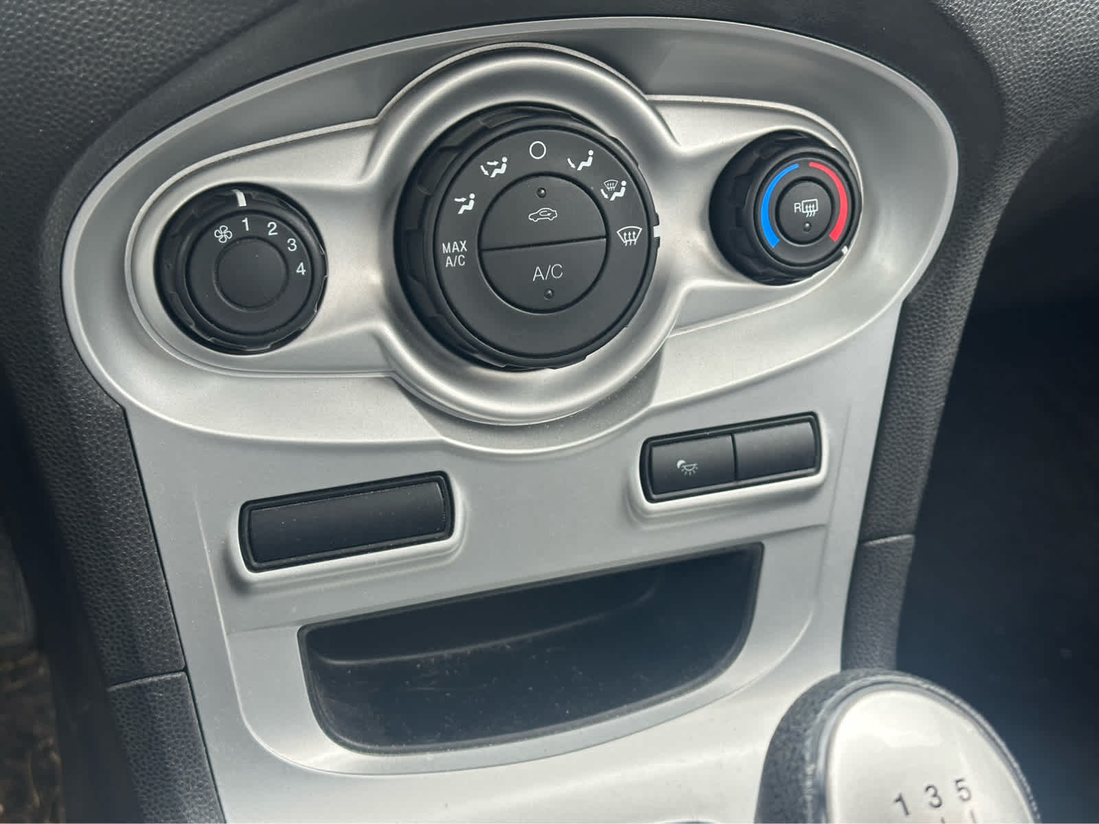 Thumbnail: 2016 Ford Fiesta - 16