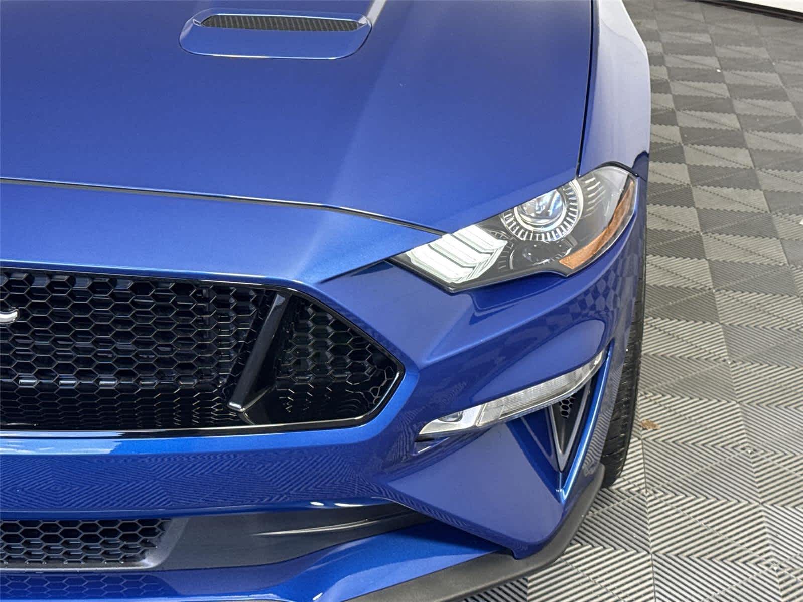 Thumbnail: 2022 Ford Mustang - 9