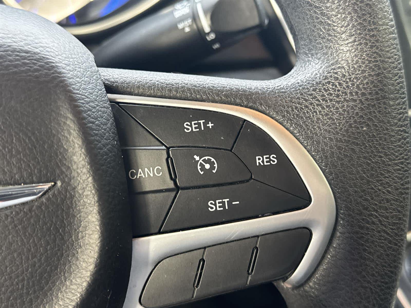 Thumbnail: 2015 Chrysler 200 - 24