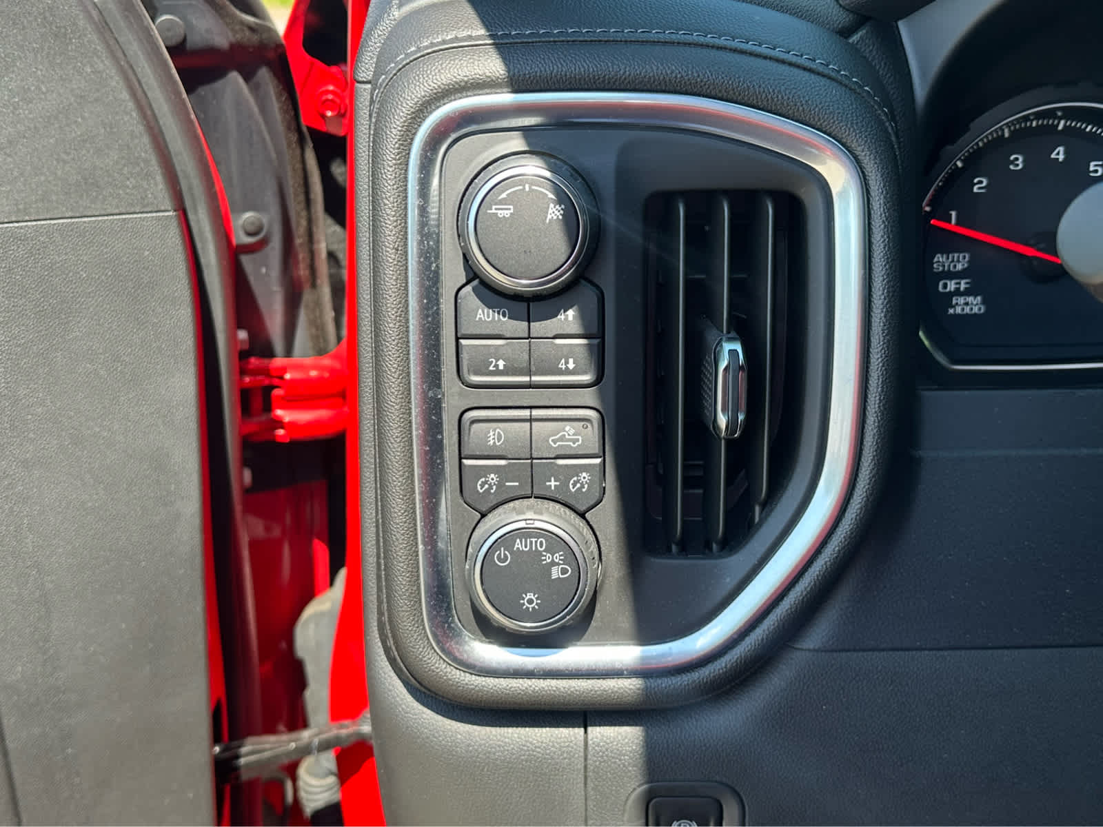 Thumbnail: 2019 Chevrolet Silverado 1500 - 19