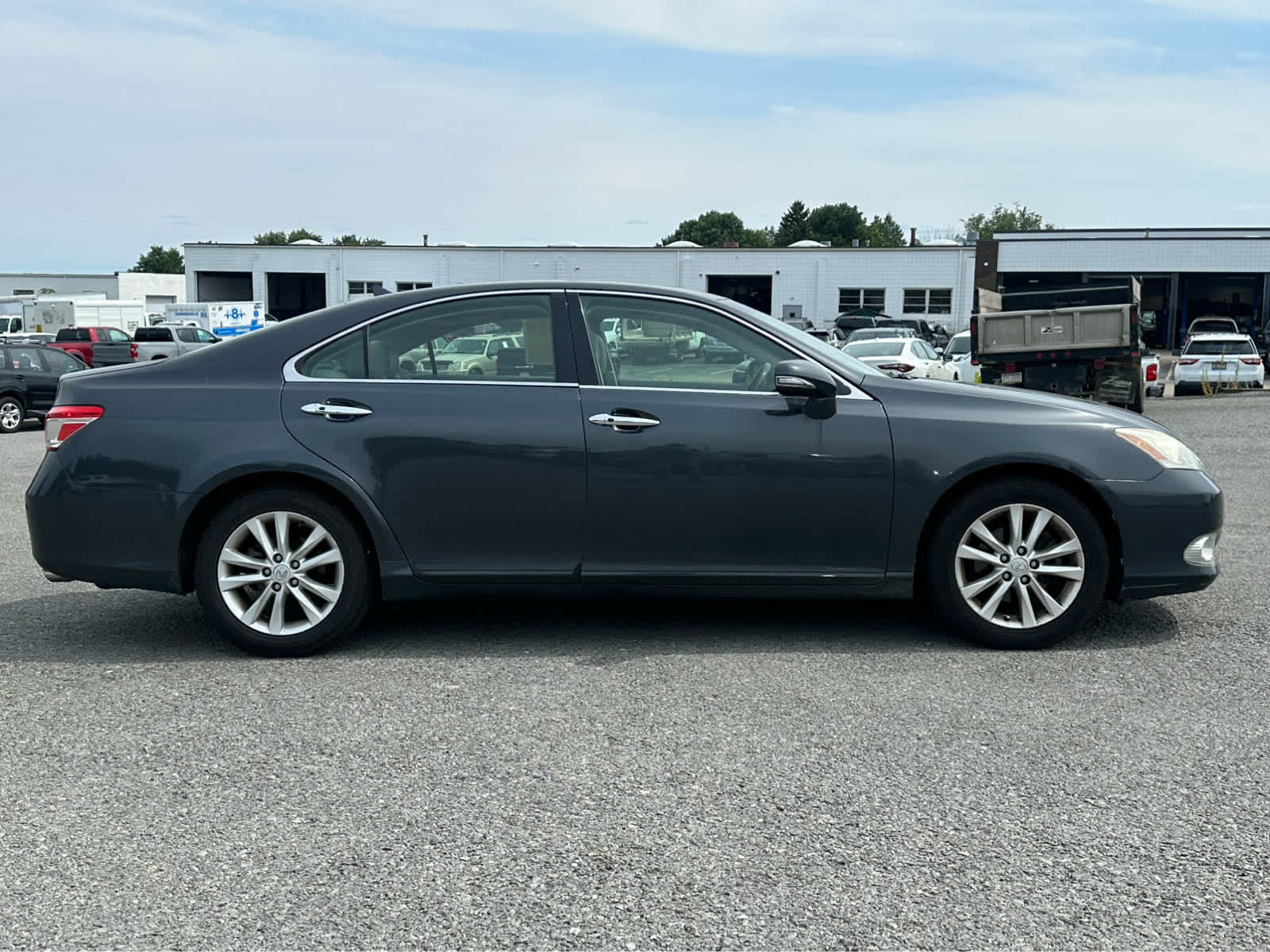 Thumbnail: 2011 Lexus ES - 8