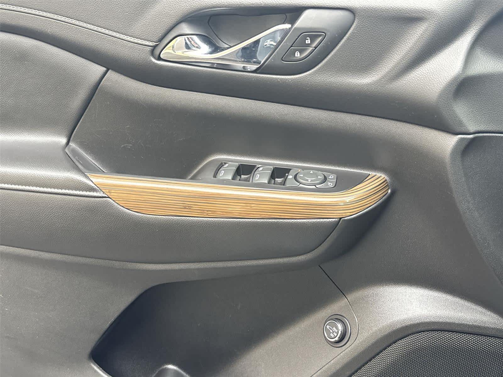 Thumbnail: 2020 GMC Acadia - 22