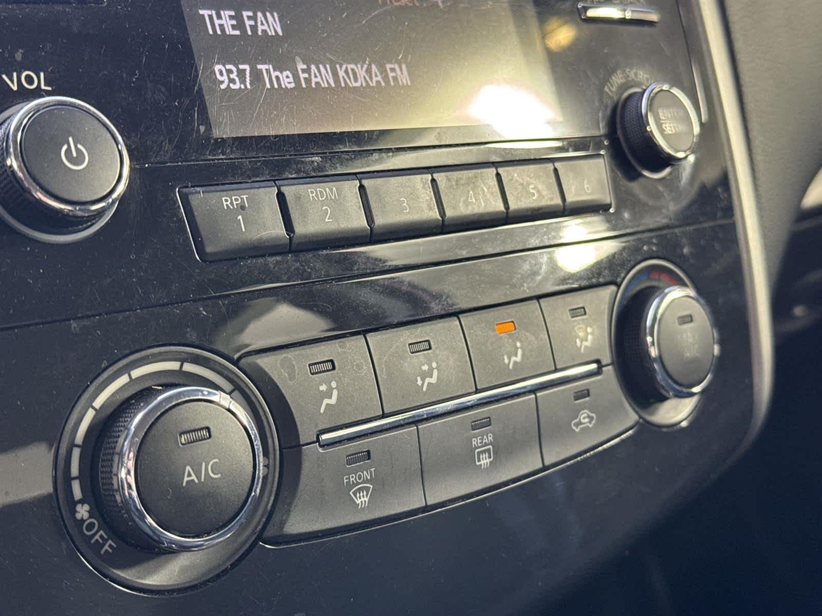 Thumbnail: 2015 Nissan Altima - 19