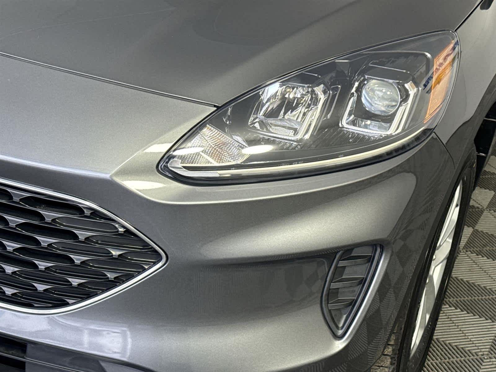 Thumbnail: 2022 Ford Escape - 9