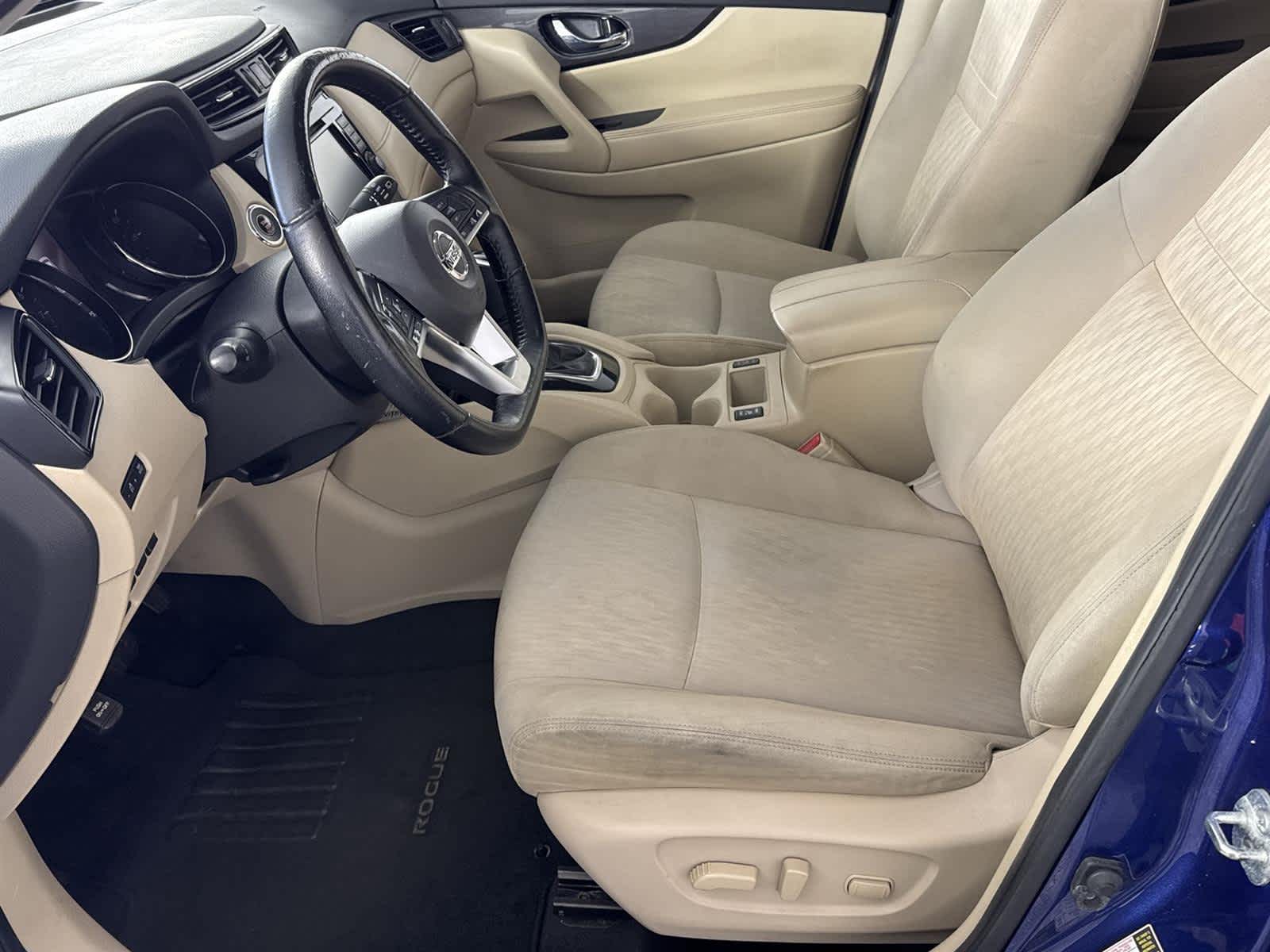 Thumbnail: 2020 Nissan Rogue - 11