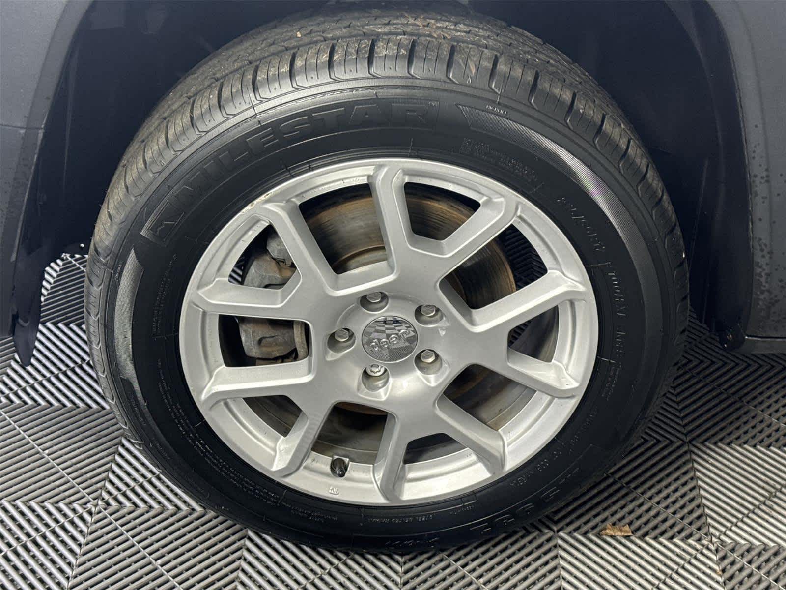 Thumbnail: 2020 Jeep Renegade - 10