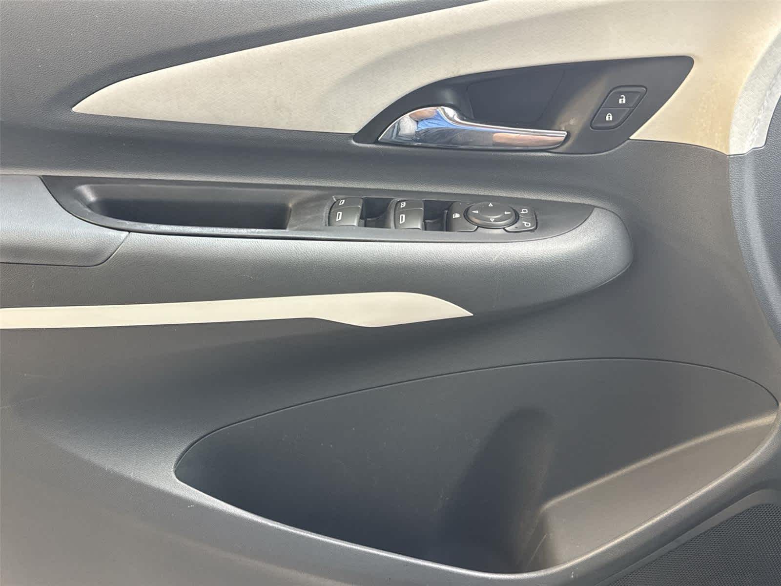 Thumbnail: 2017 Chevrolet Bolt EV - 20
