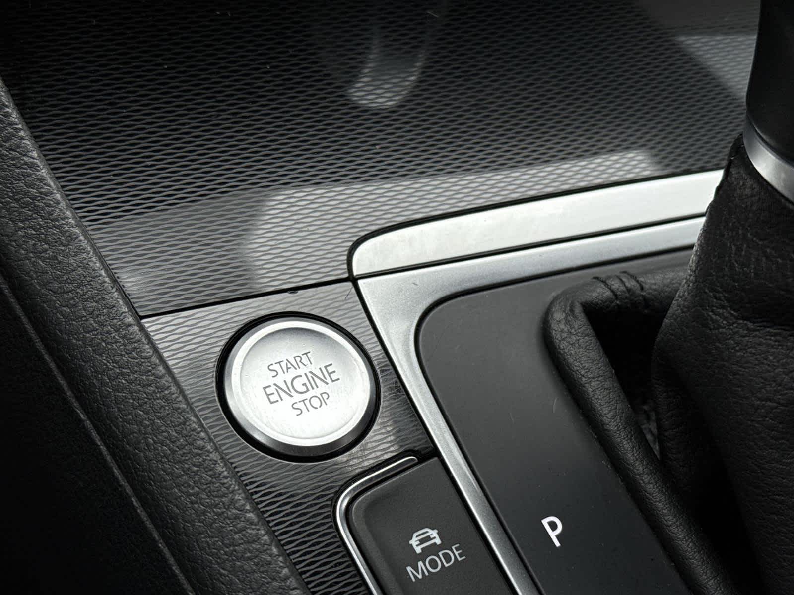 Thumbnail: 2017 Volkswagen Golf - 27