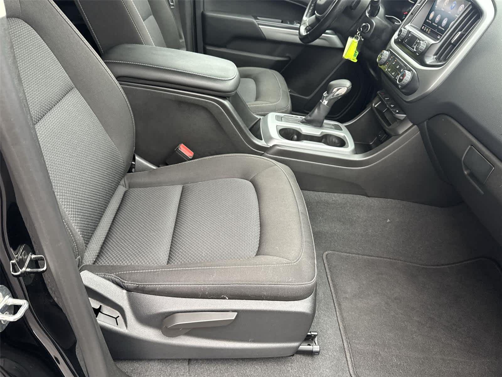 Thumbnail: 2022 Chevrolet Colorado - 15