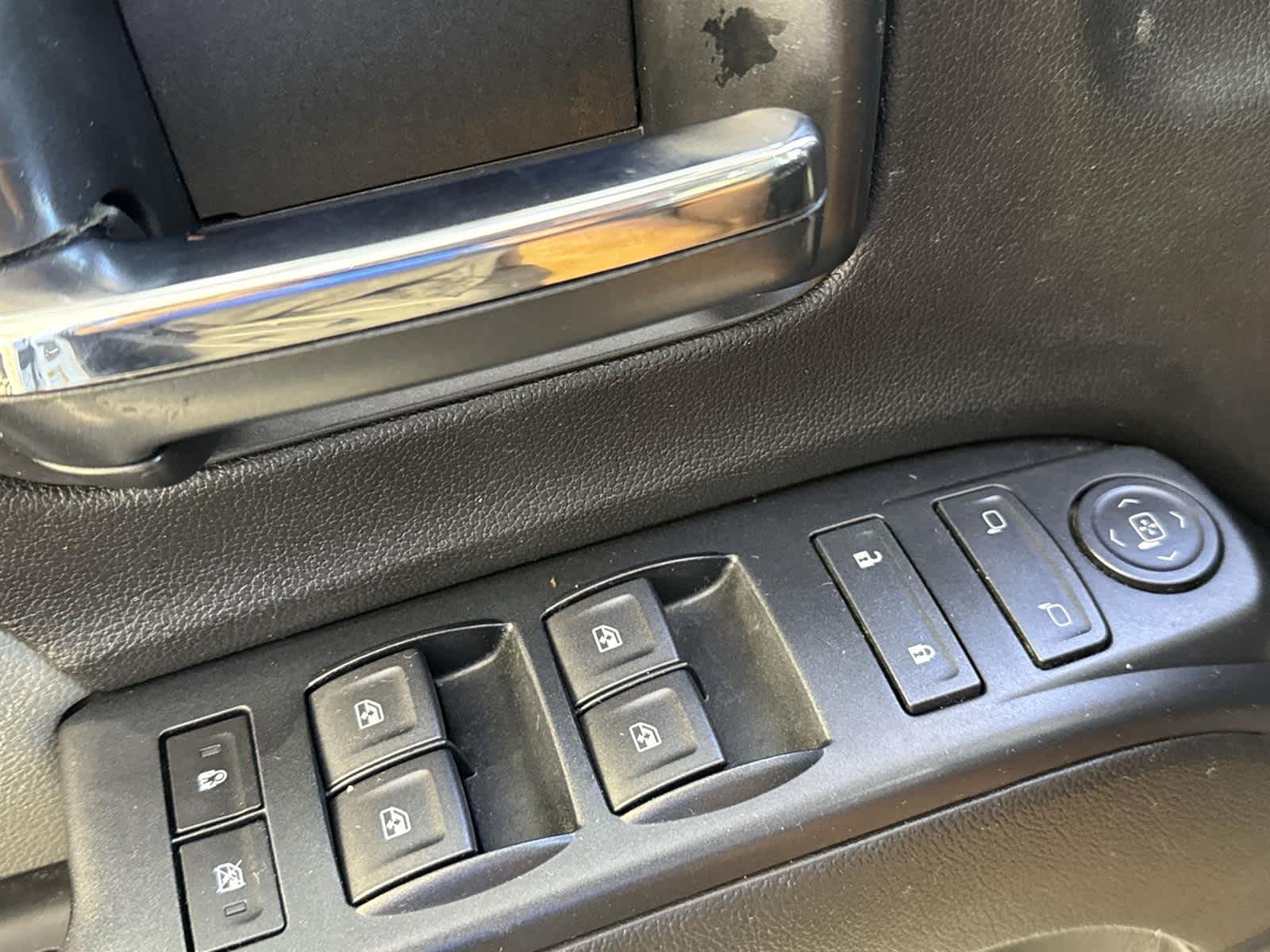 Thumbnail: 2016 Chevrolet Silverado 3500 - 22