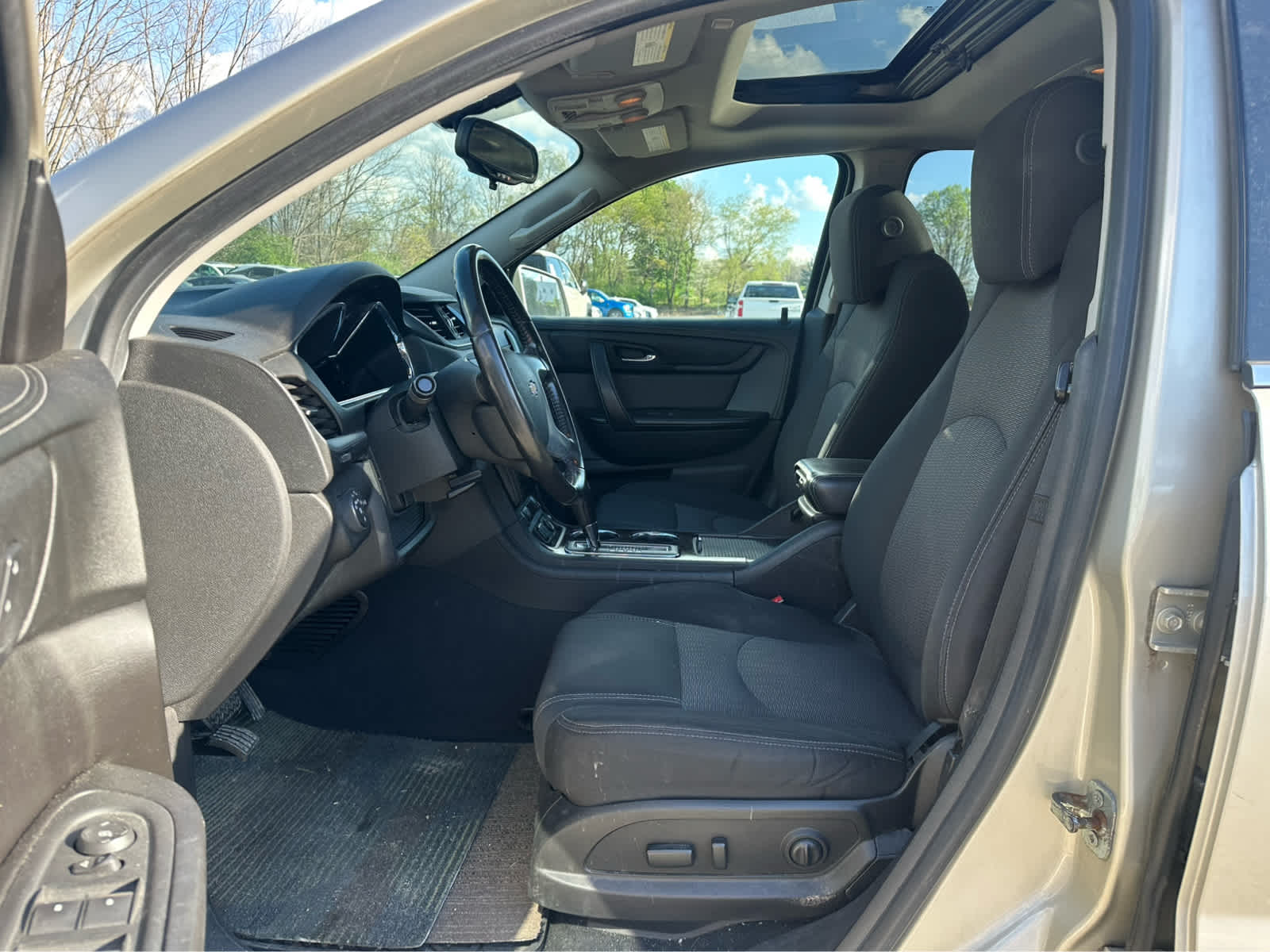 Thumbnail: 2016 Chevrolet Traverse - 9